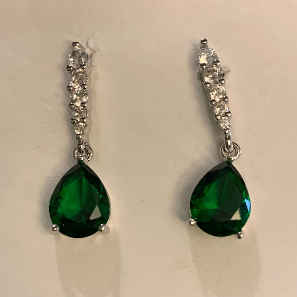Earrings Sterling Silver 925 stud with green tears Zirconia Cz Stones New